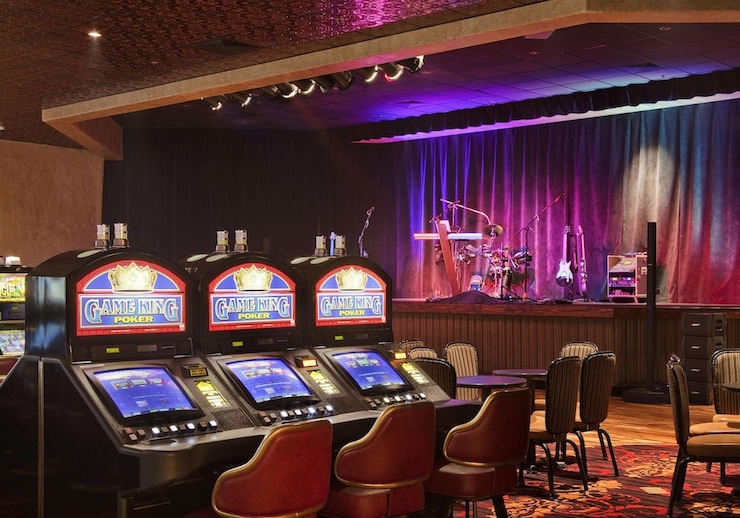 Maverick Elko Show Lounge